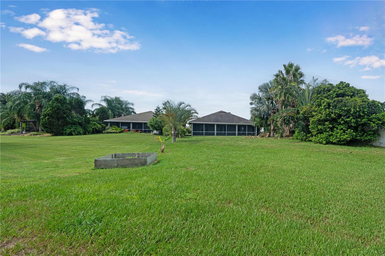 4127 ISLAND LAKES DR