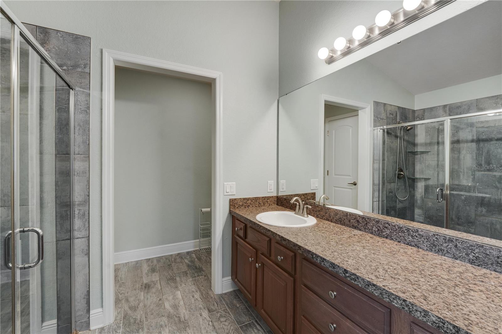 4127 ISLAND LAKES DR