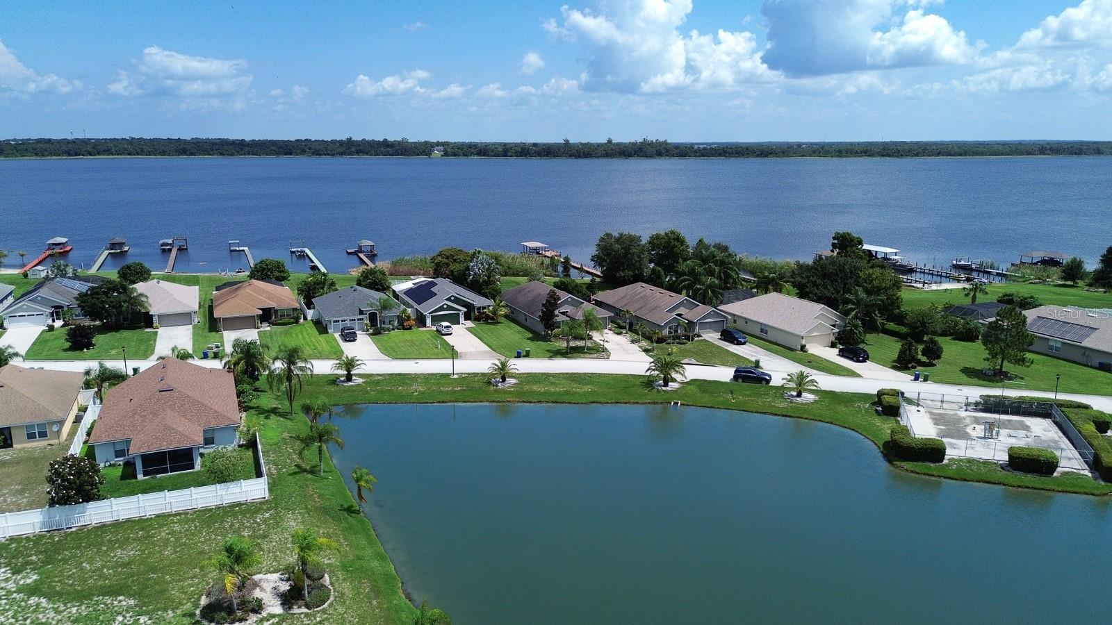 4127 ISLAND LAKES DR