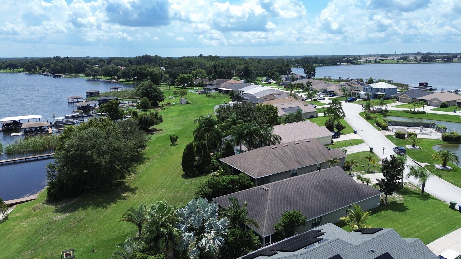 4127 ISLAND LAKES DR