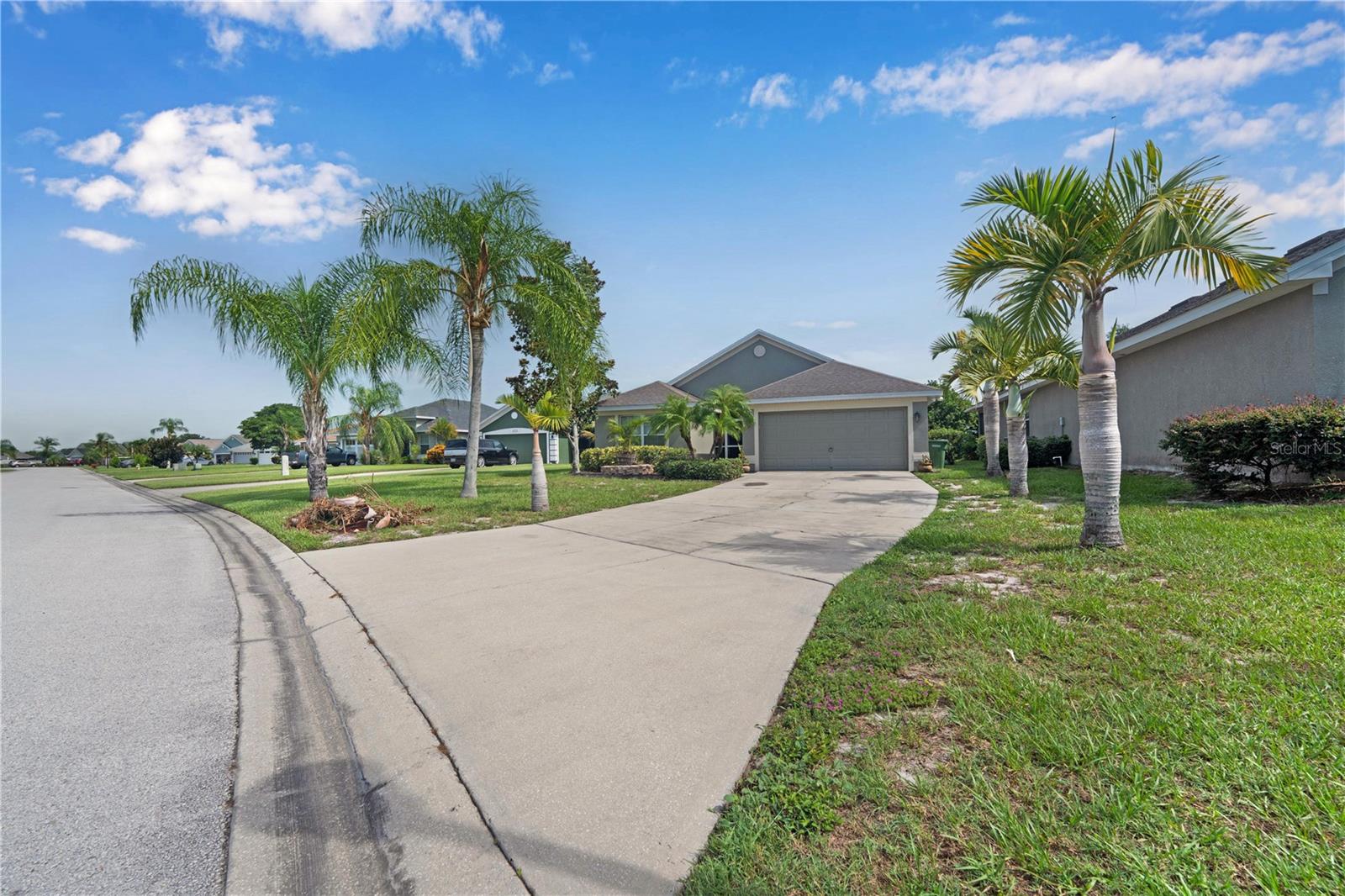 4127 ISLAND LAKES DR