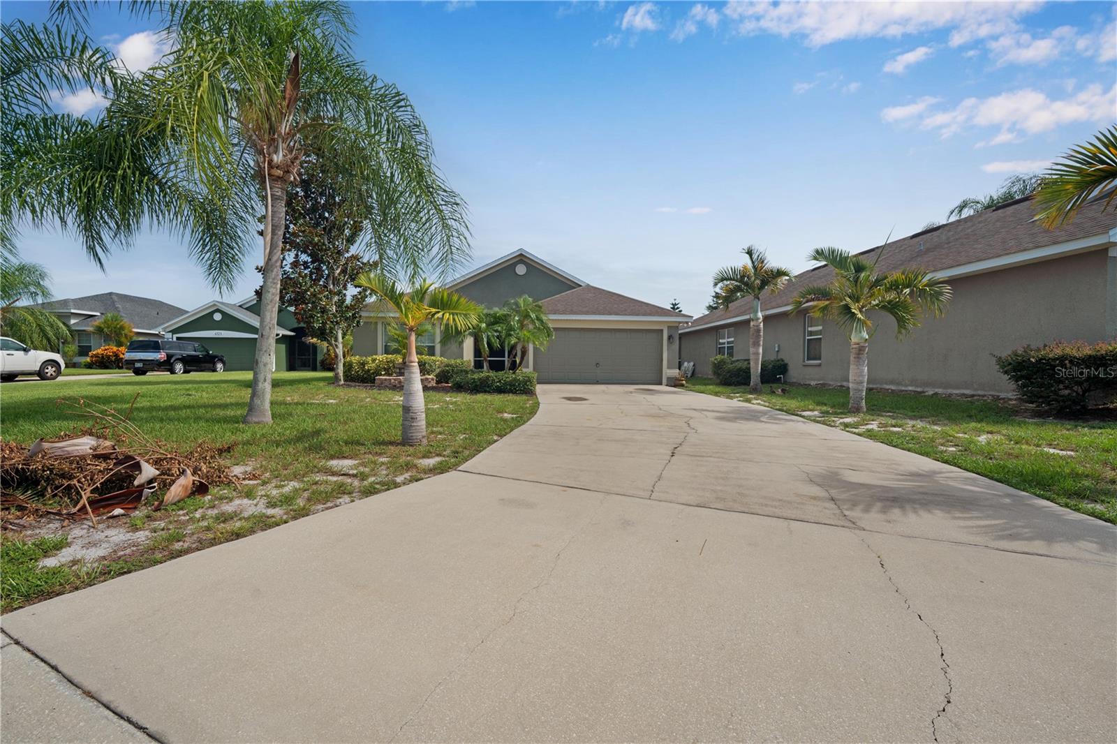 4127 ISLAND LAKES DR