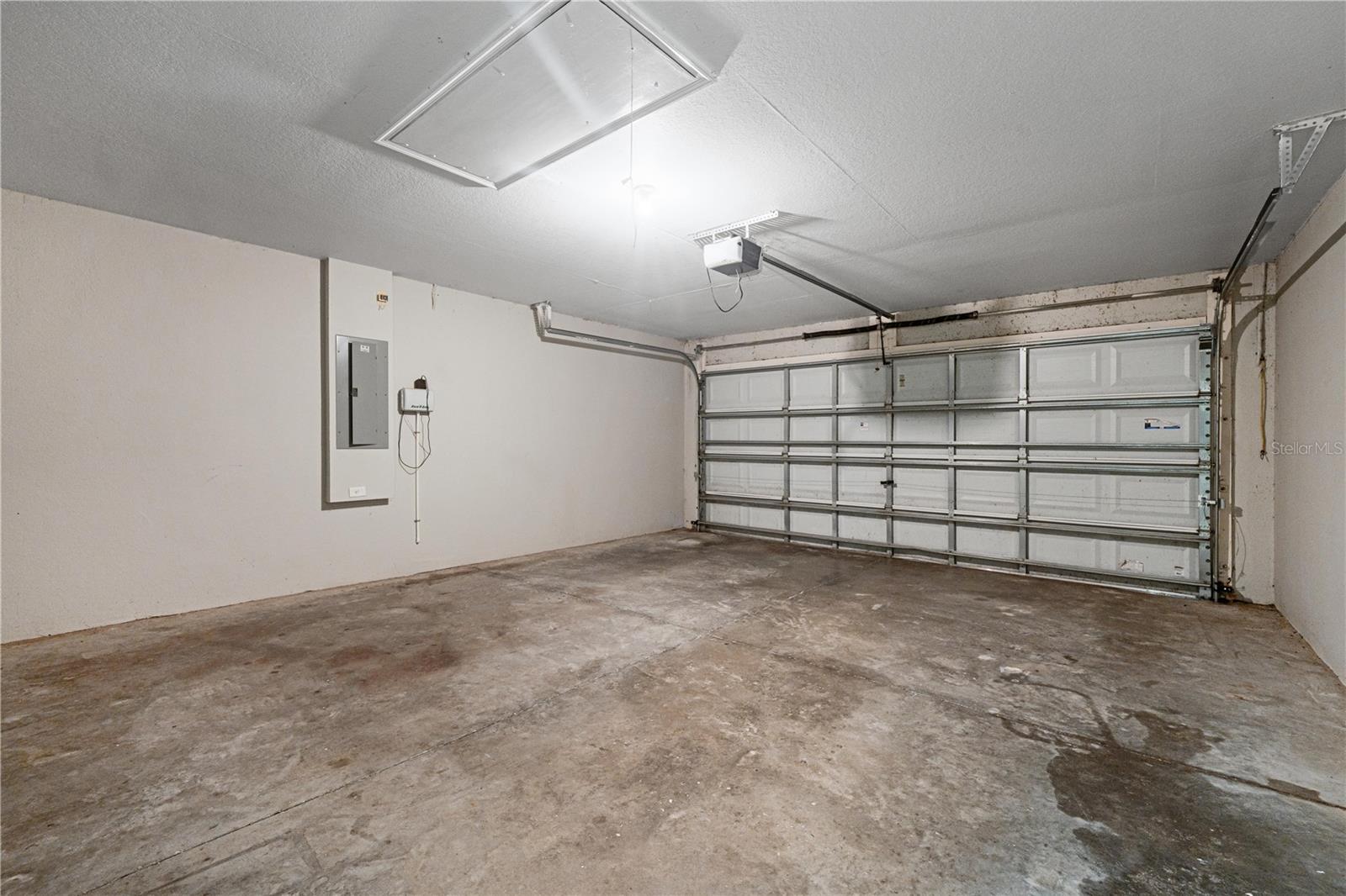 4127 ISLAND LAKES DR