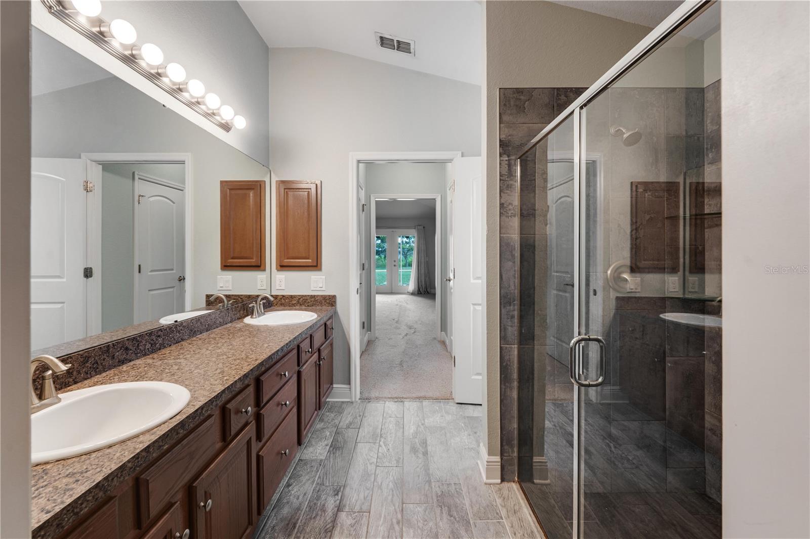 4127 ISLAND LAKES DR