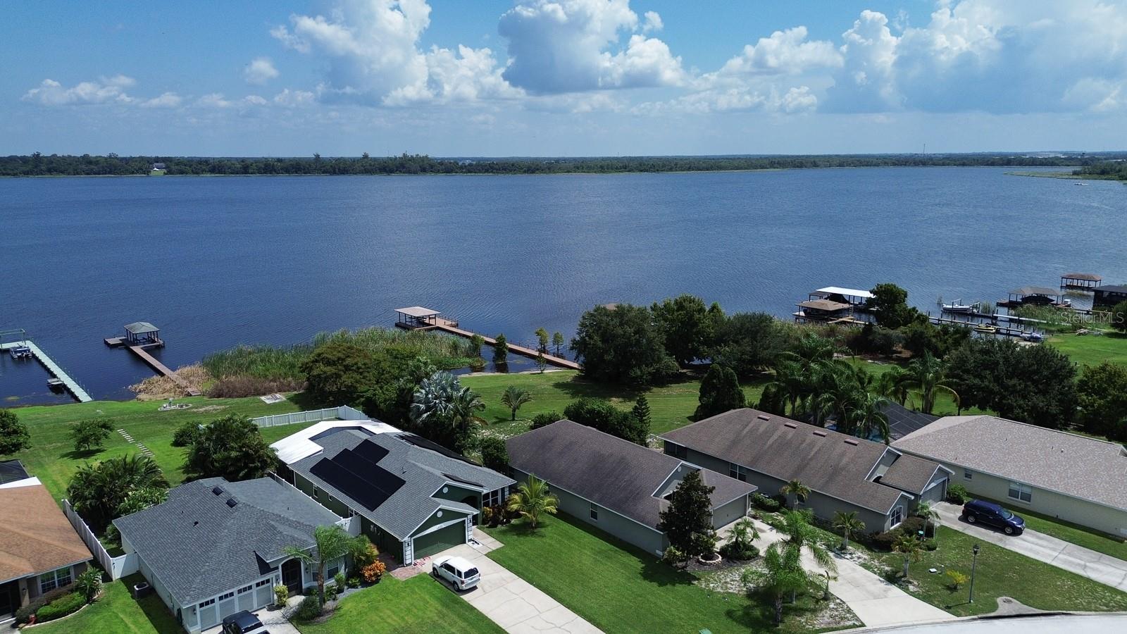 4127 ISLAND LAKES DR