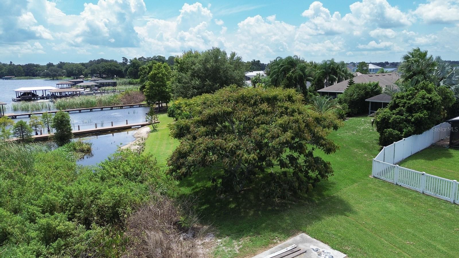 4127 ISLAND LAKES DR