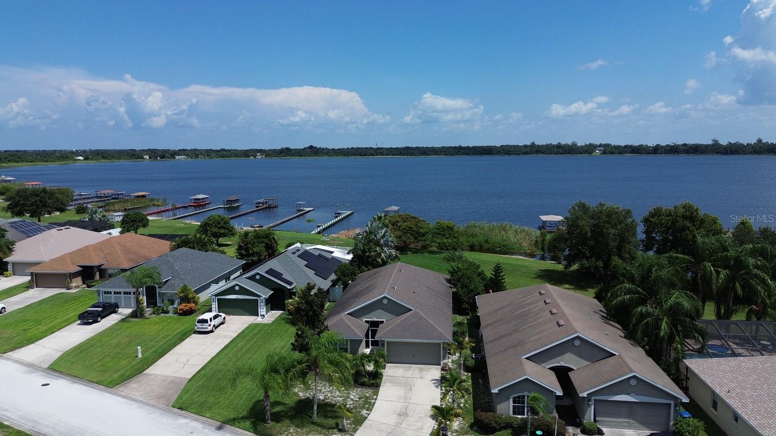 4127 ISLAND LAKES DR