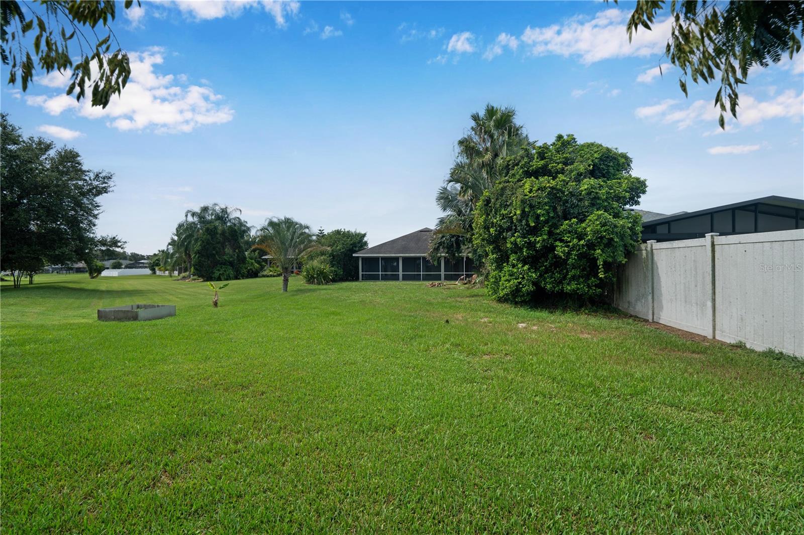 4127 ISLAND LAKES DR