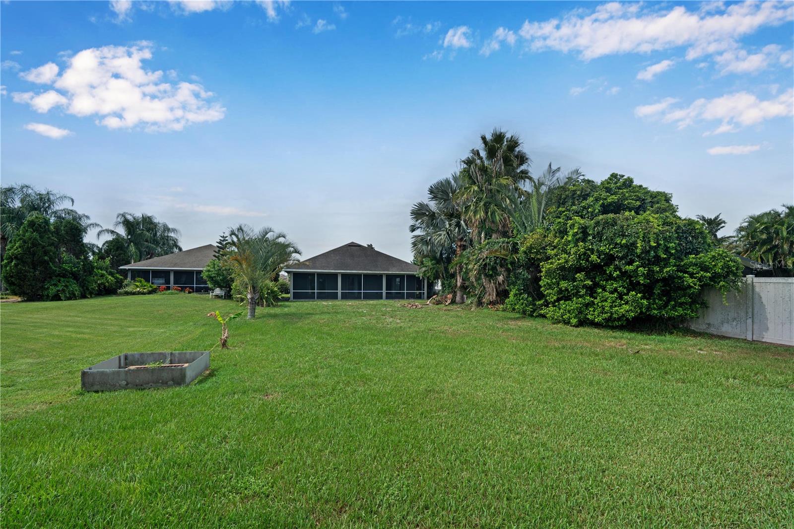 4127 ISLAND LAKES DR