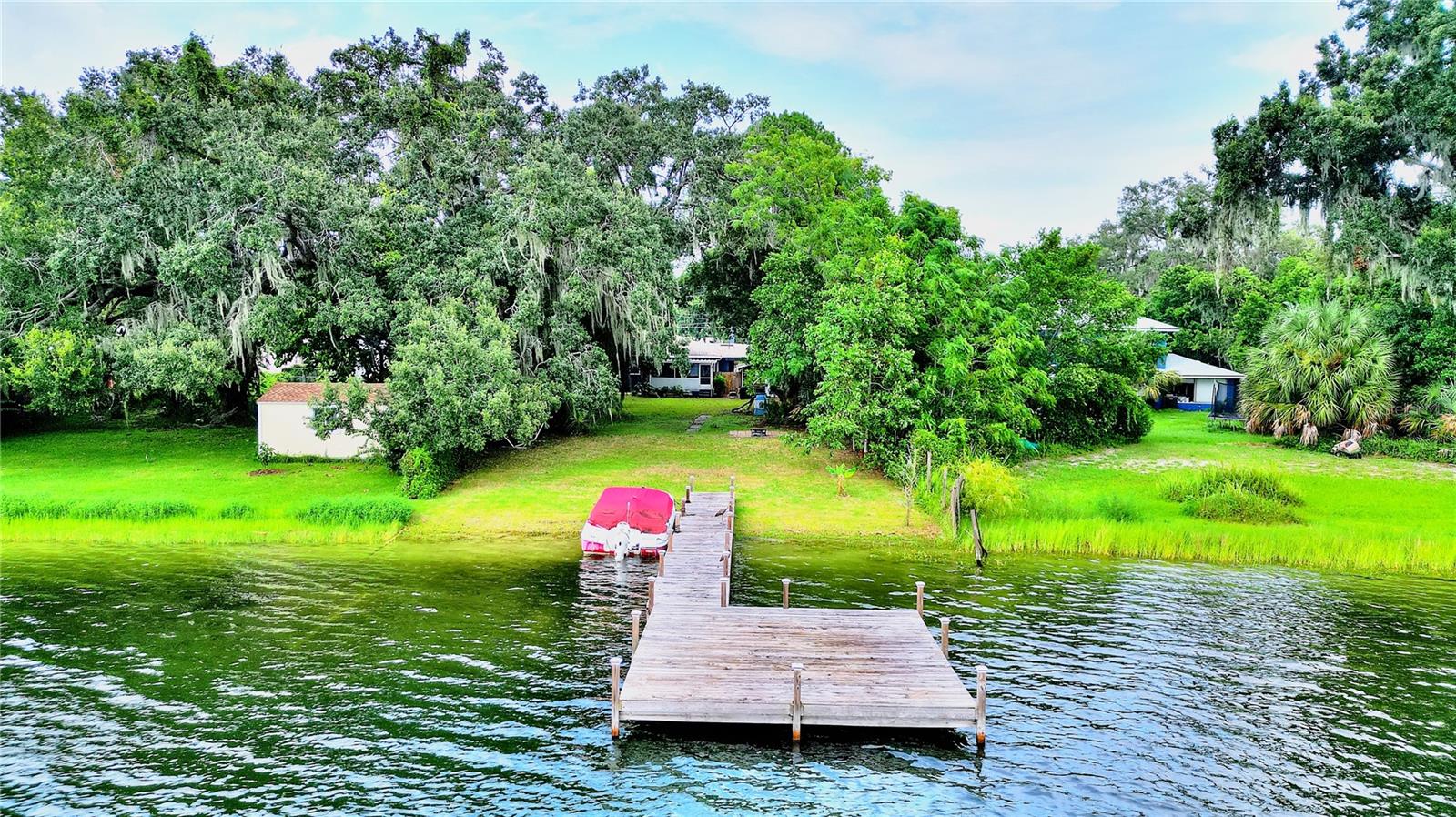 1146 W LAKE MARTHA DR NE