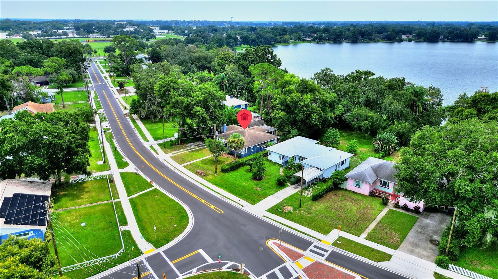 1146 W LAKE MARTHA DR NE