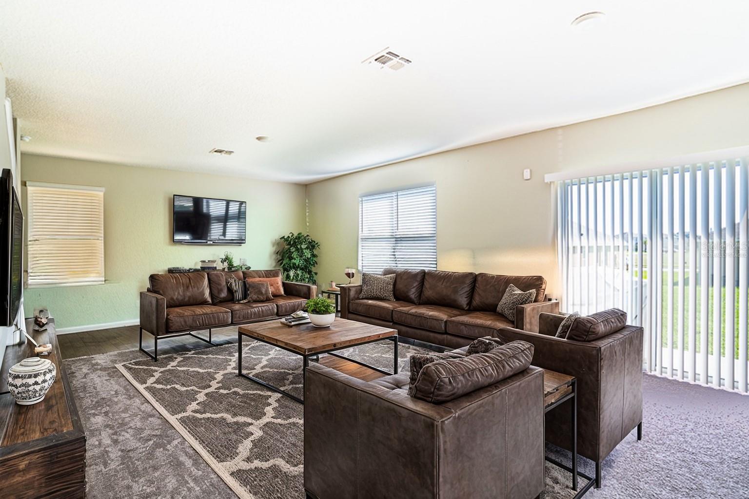 543 SQUIRES GROVE DR