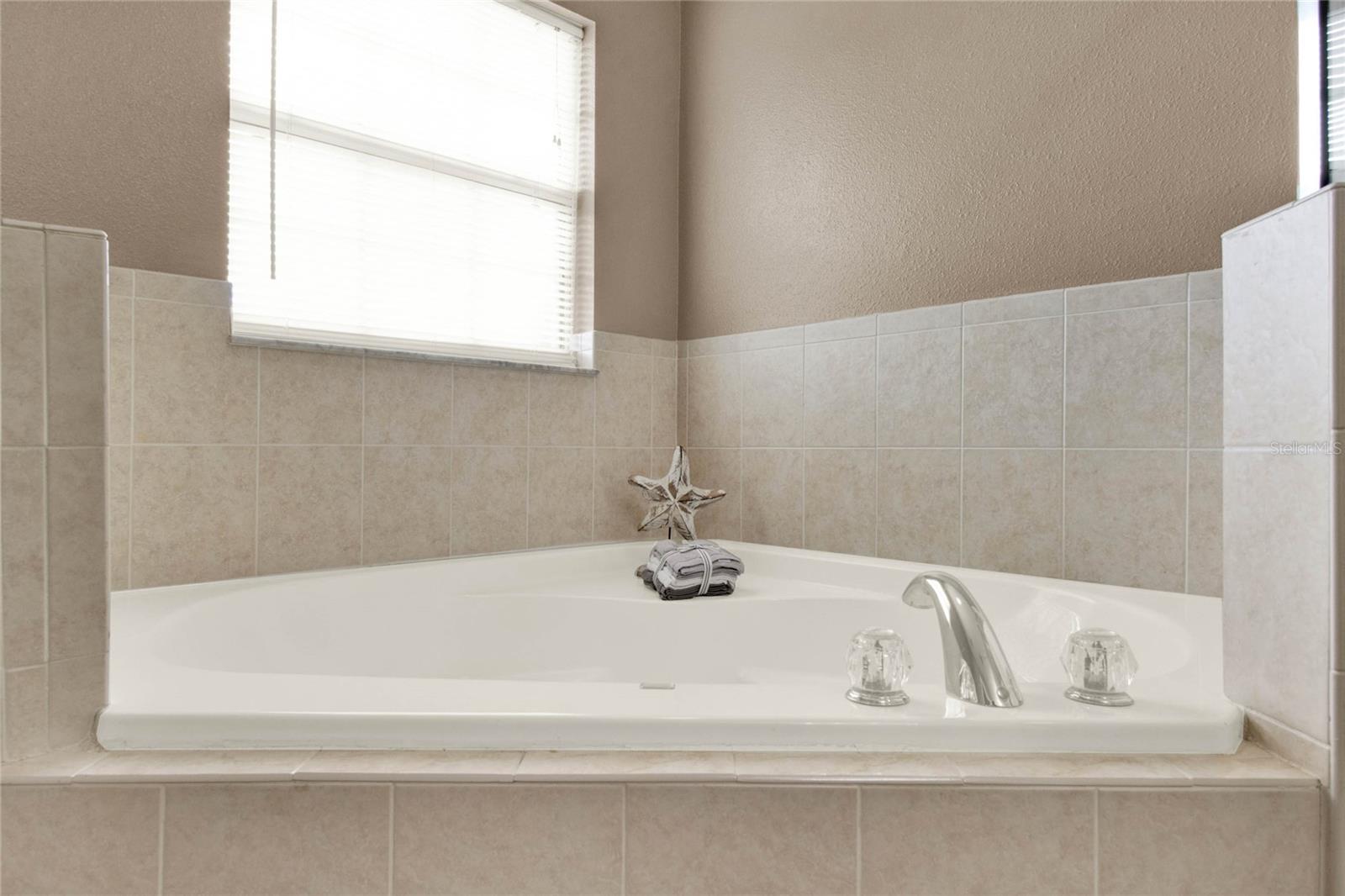 113 HEATHERWOOD BLVD