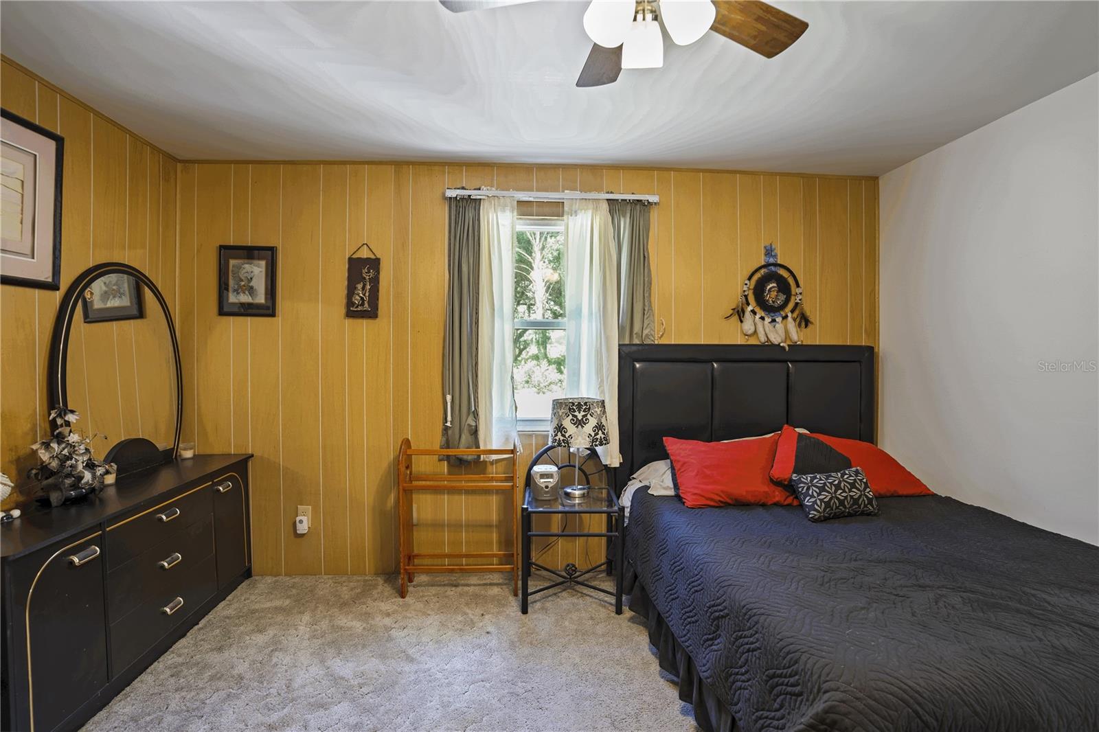 6827 COUNTY ROAD 17 S