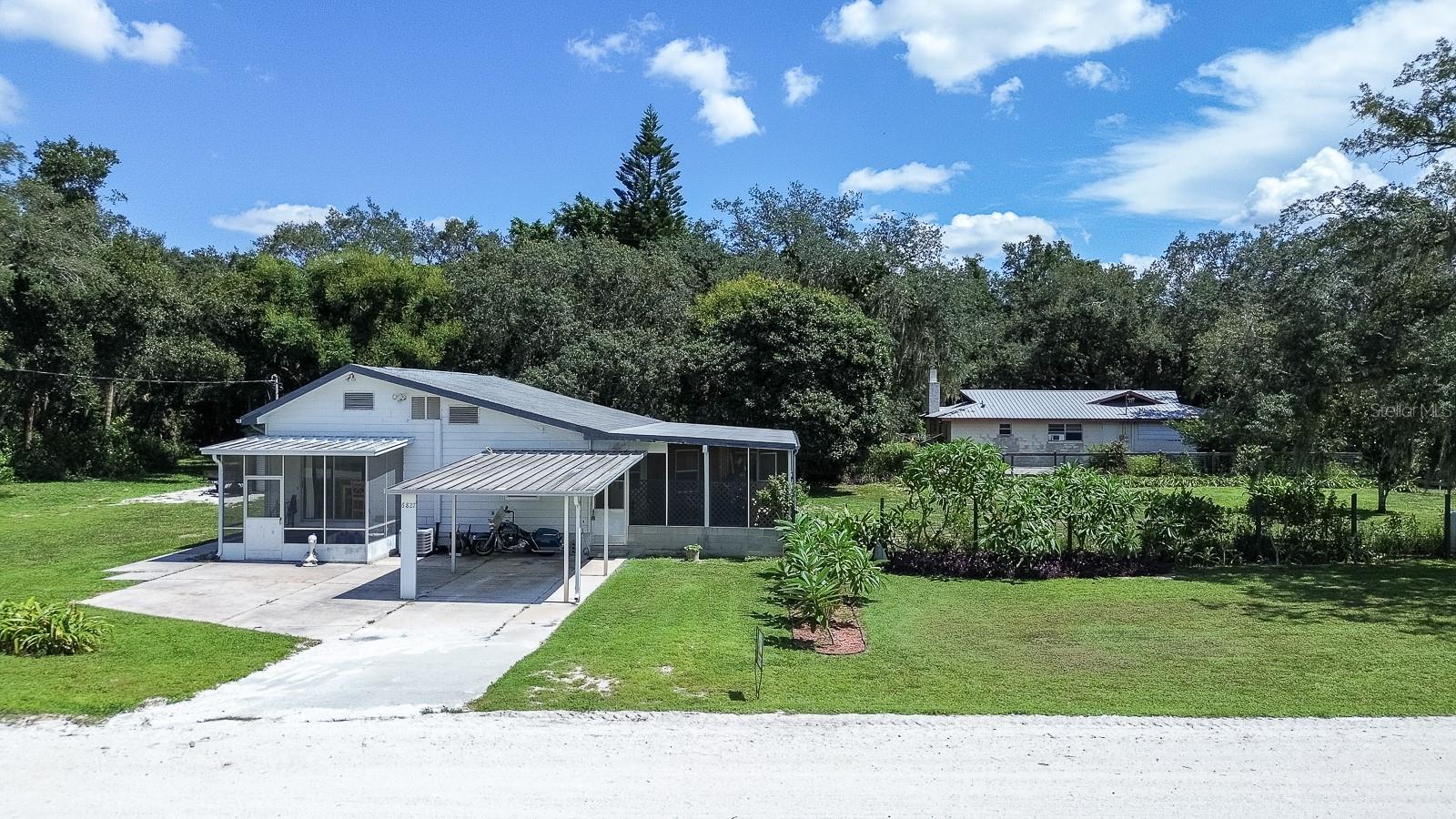 6827 COUNTY ROAD 17 S