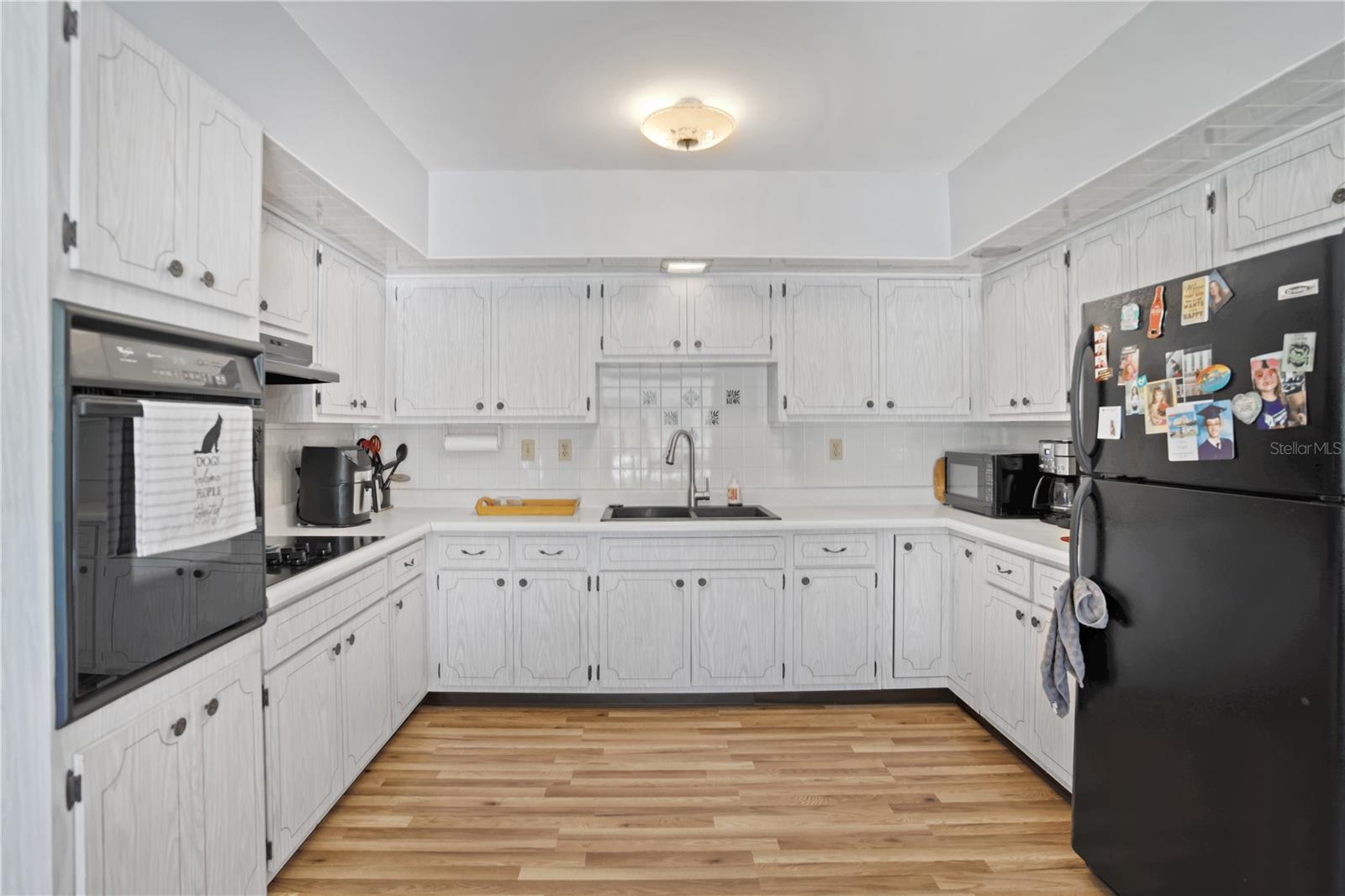 6827 COUNTY ROAD 17 S