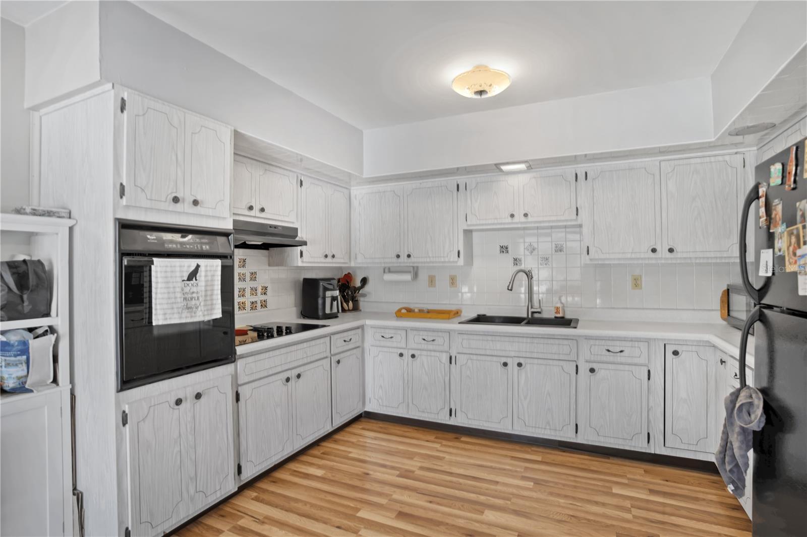 6827 COUNTY ROAD 17 S