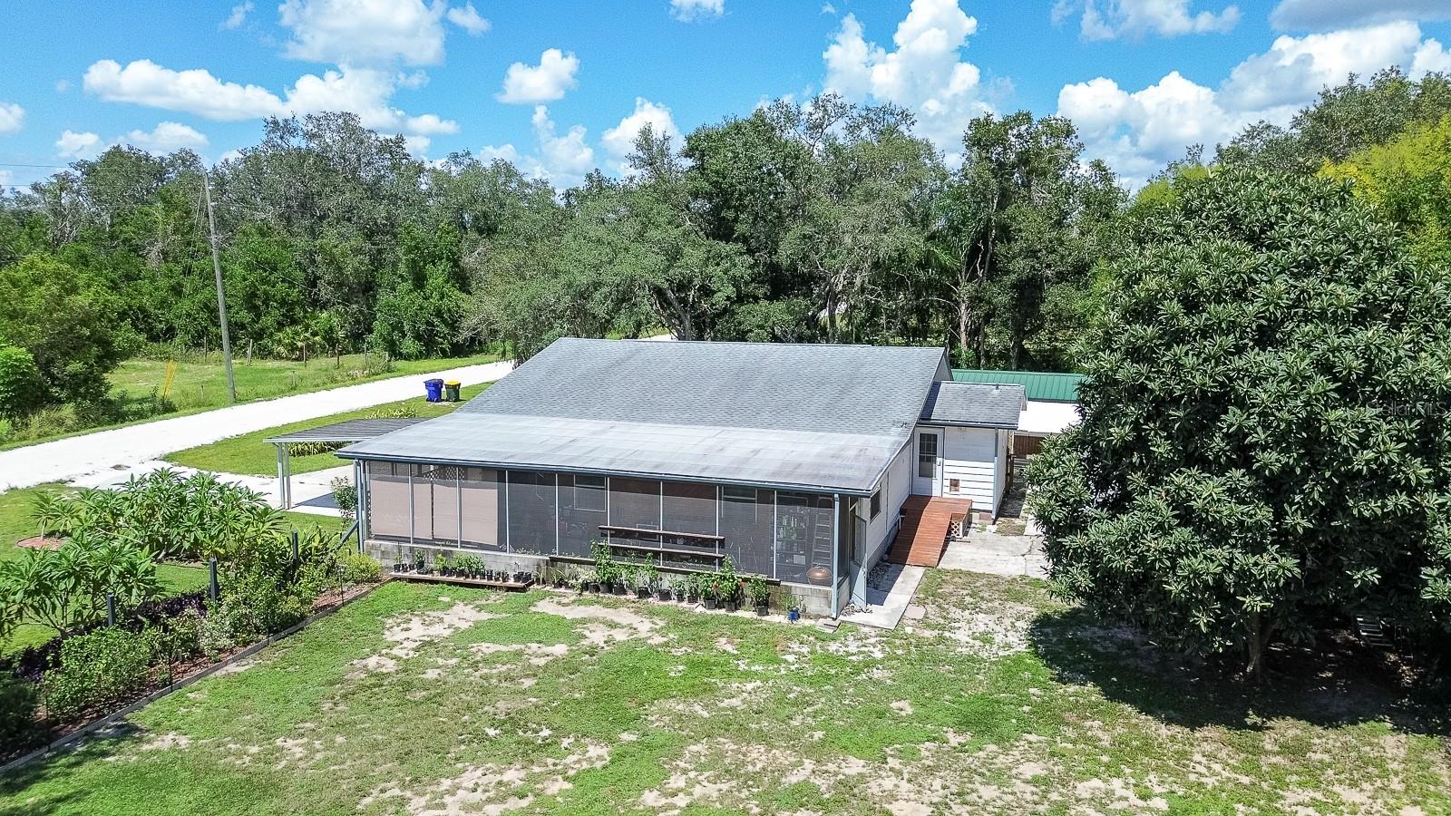 6827 COUNTY ROAD 17 S