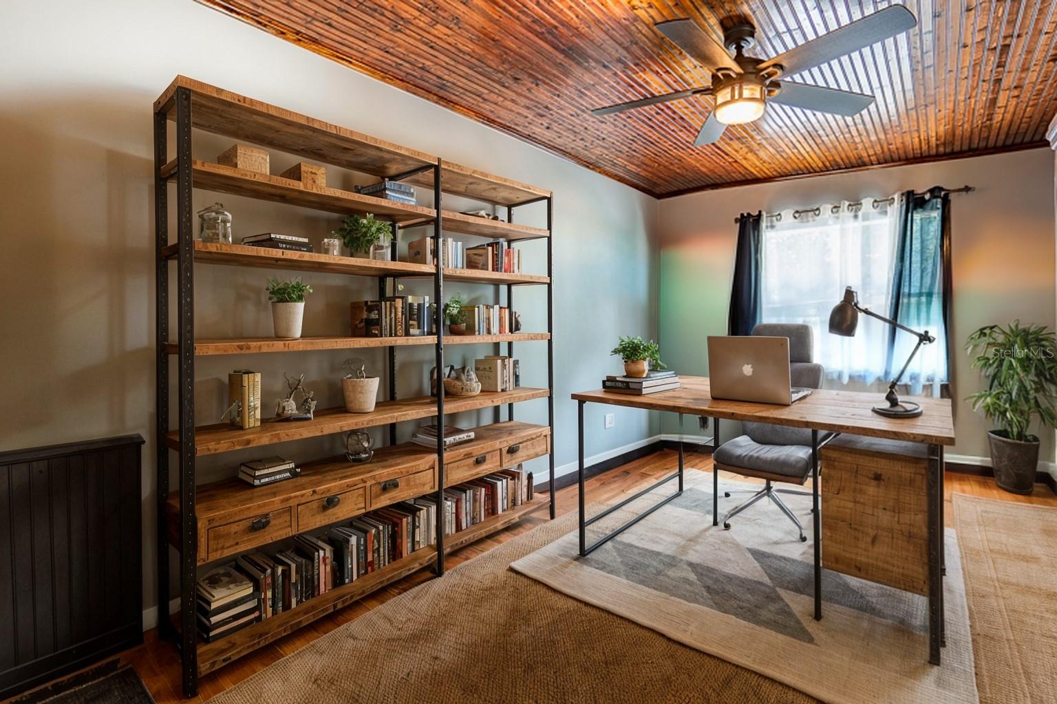 6827 COUNTY ROAD 17 S