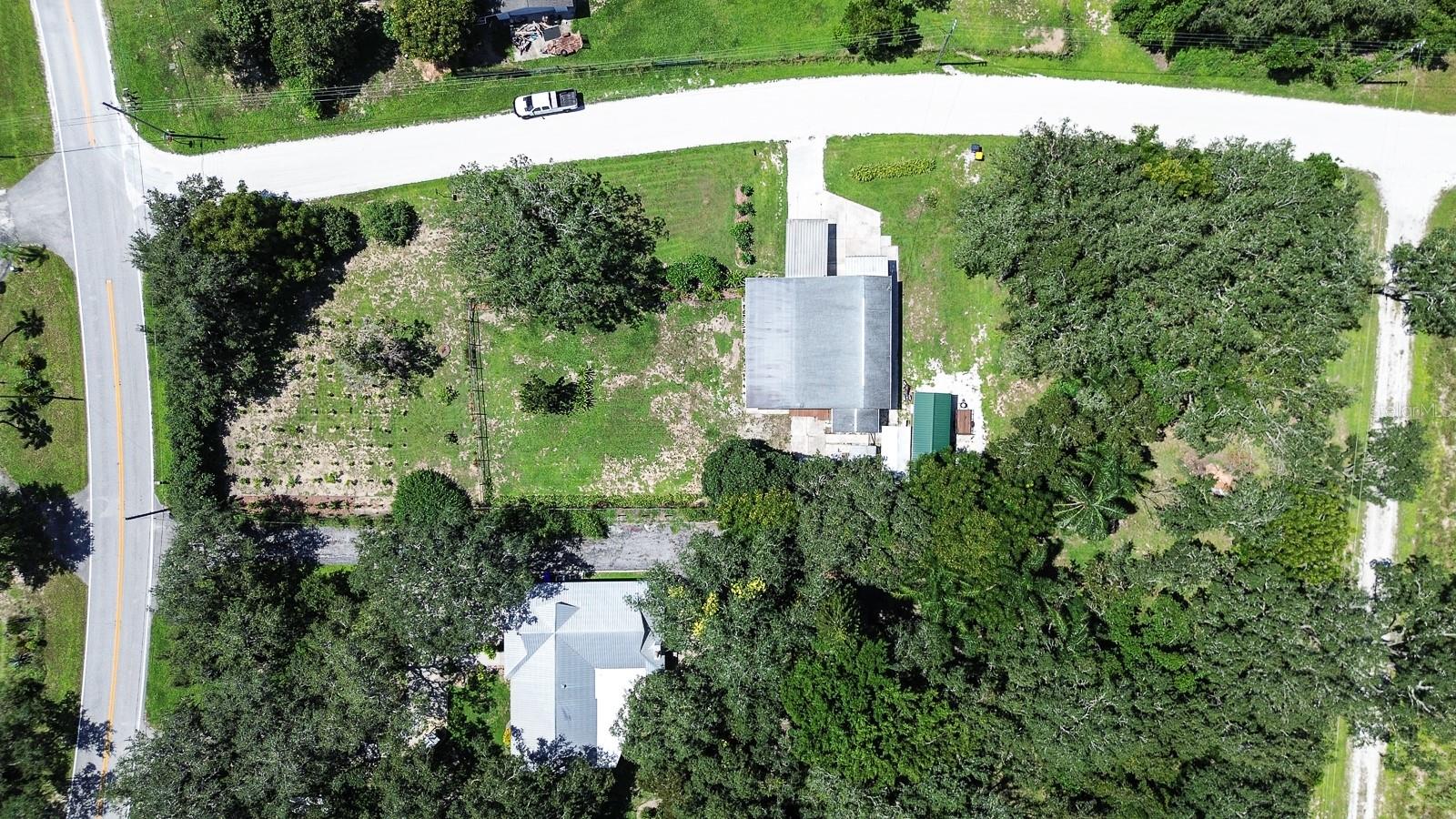 6827 COUNTY ROAD 17 S