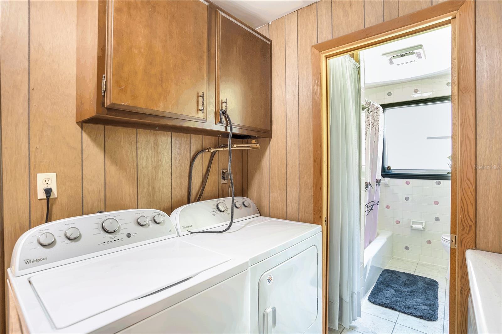 6827 COUNTY ROAD 17 S