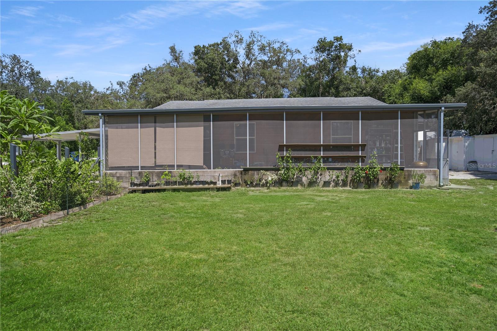 6827 COUNTY ROAD 17 S