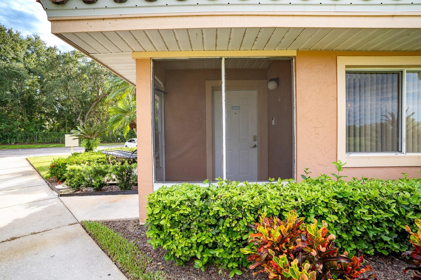 5202 WATERVIEW WAY #5202