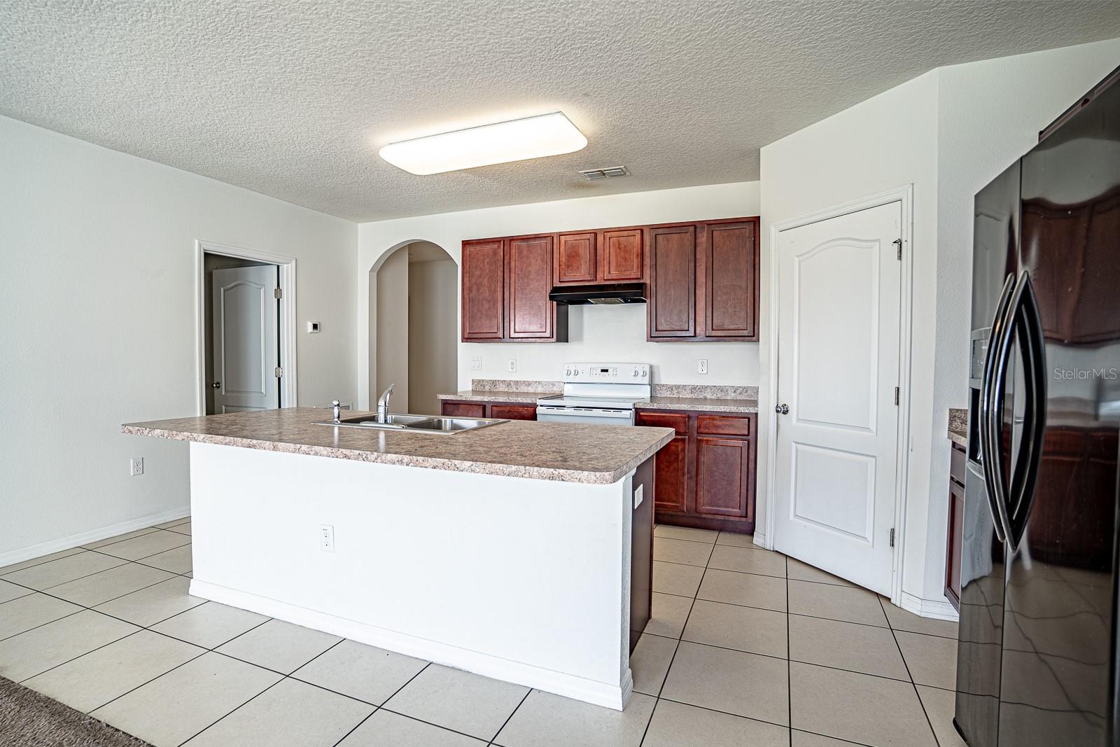 5732 LAKESIDE LANDINGS BLVD