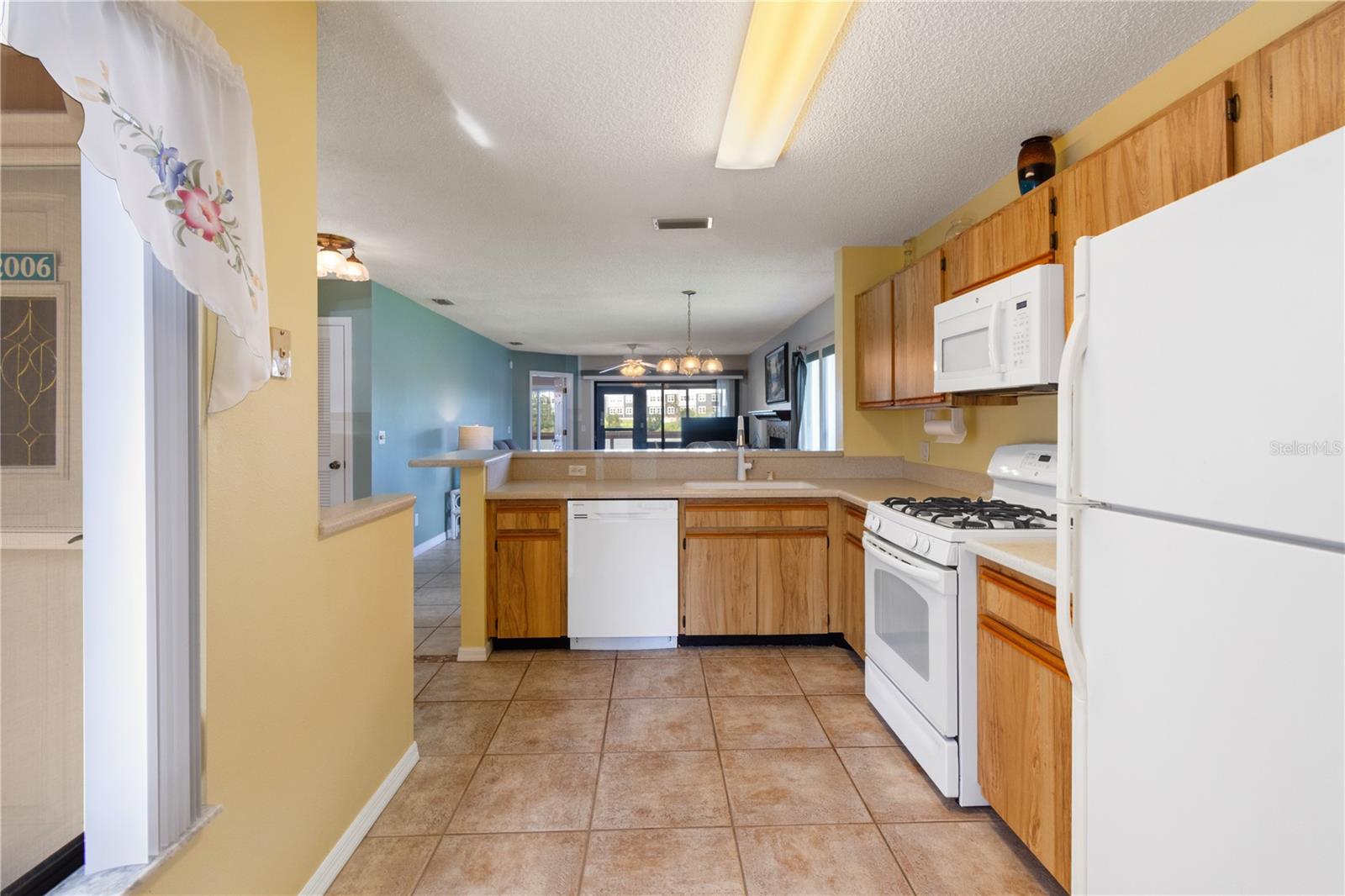 2006 GARDEN LAKE DR #2006