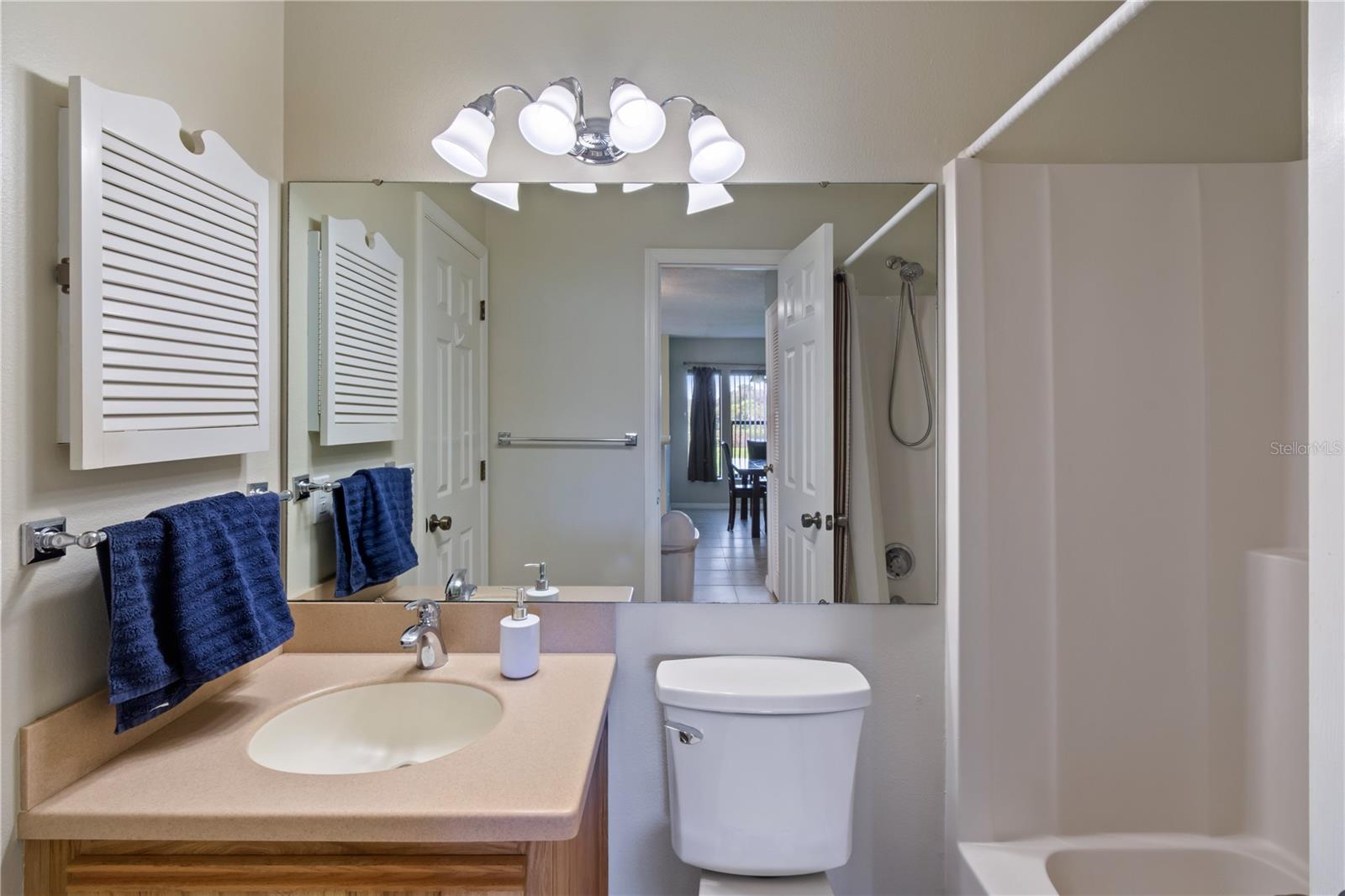 2006 GARDEN LAKE DR #2006