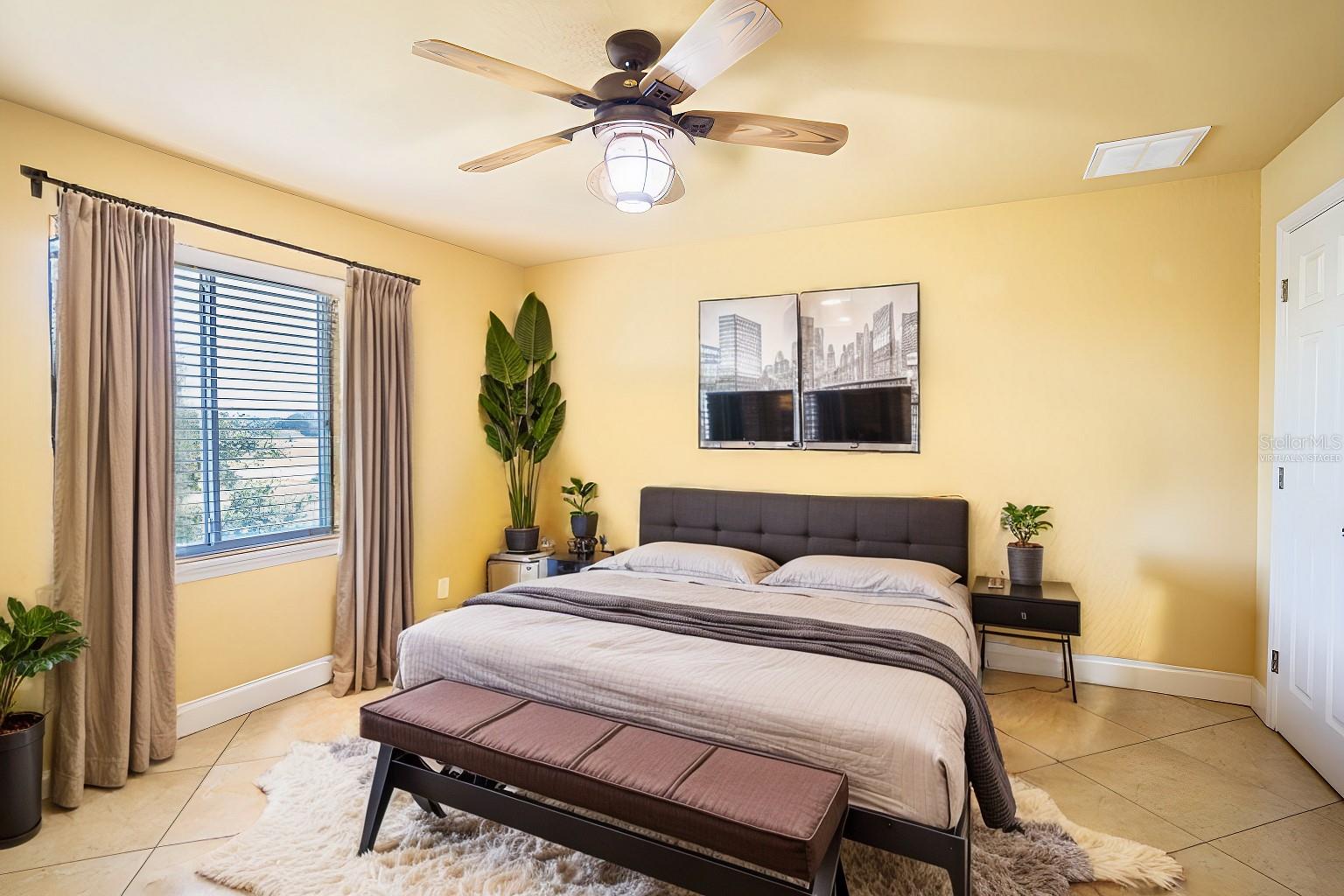 2984 MISSION LAKES DR #2984