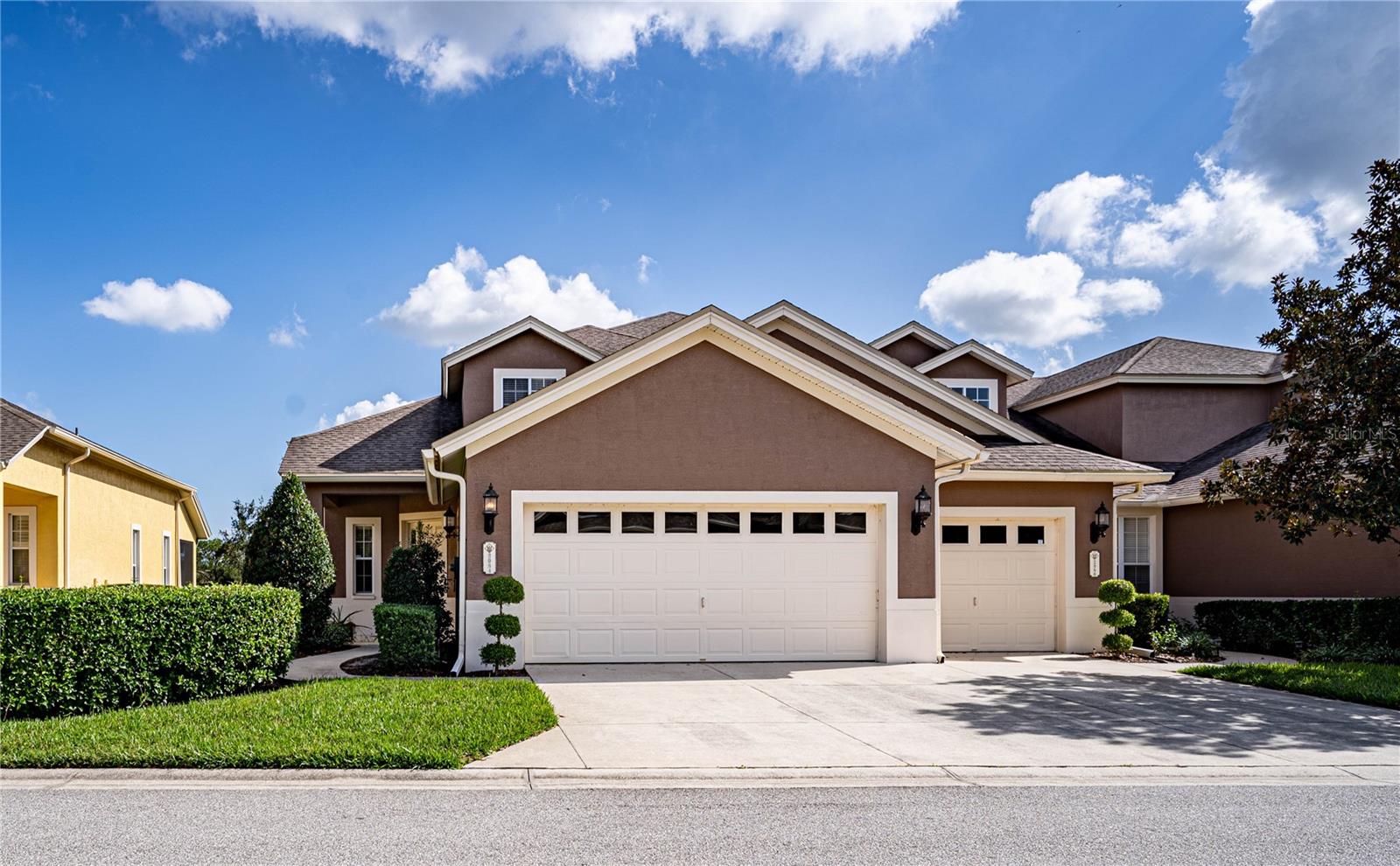 2984 MISSION LAKES DR #2984