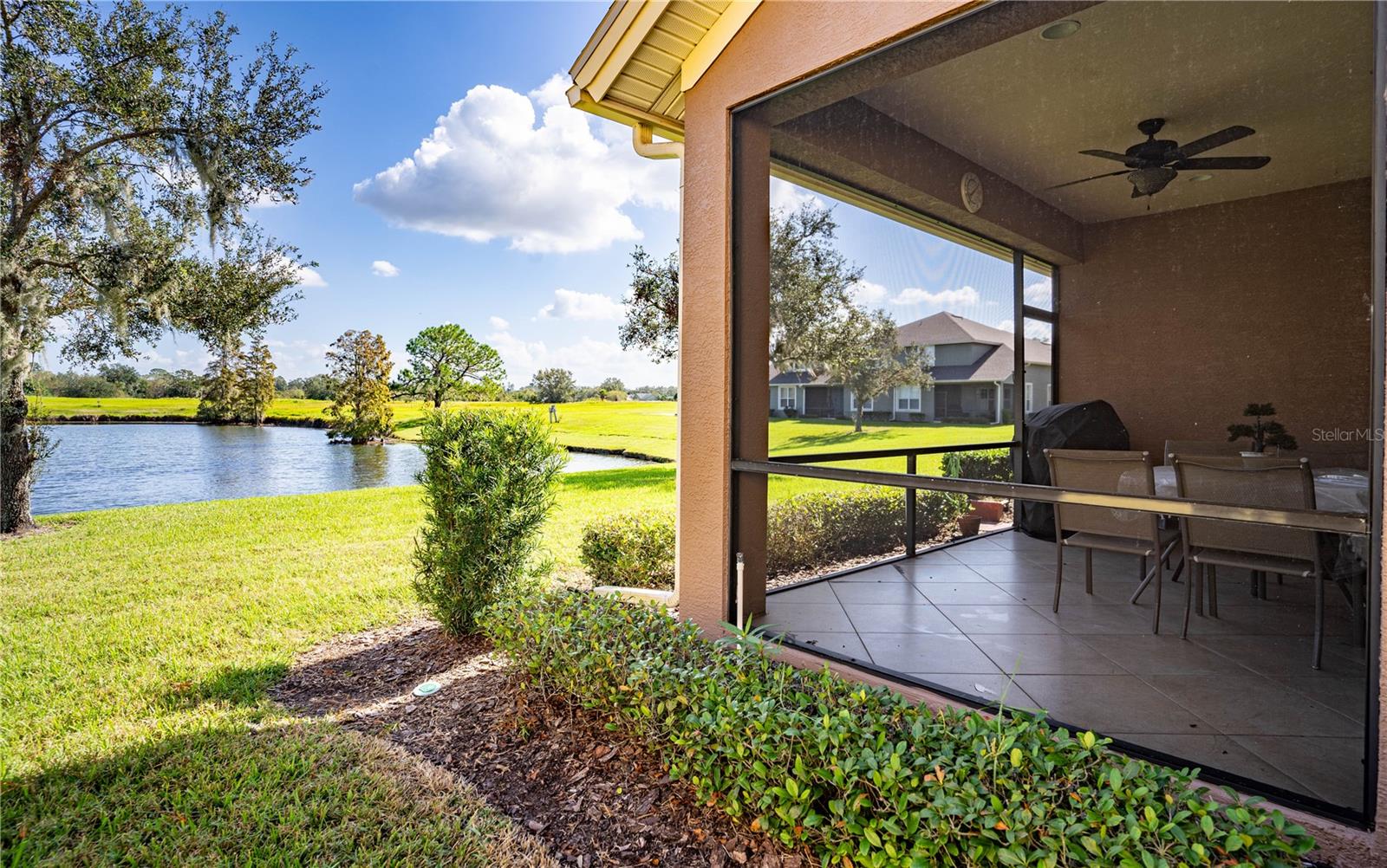 2984 MISSION LAKES DR #2984