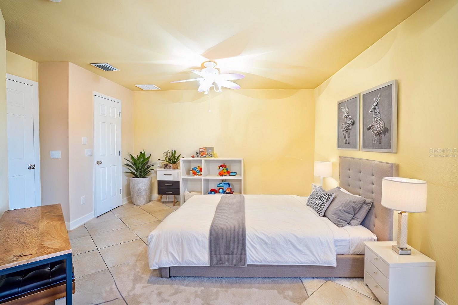 2984 MISSION LAKES DR #2984