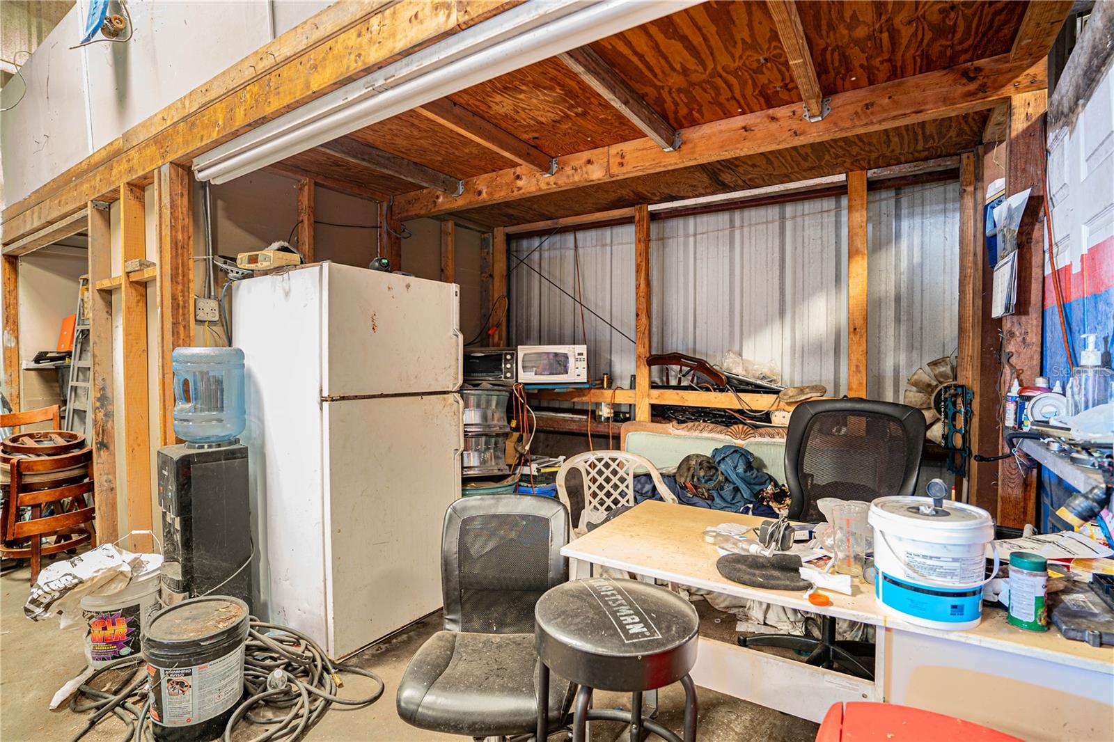 180 DR J A WILTSHIRE AVE E