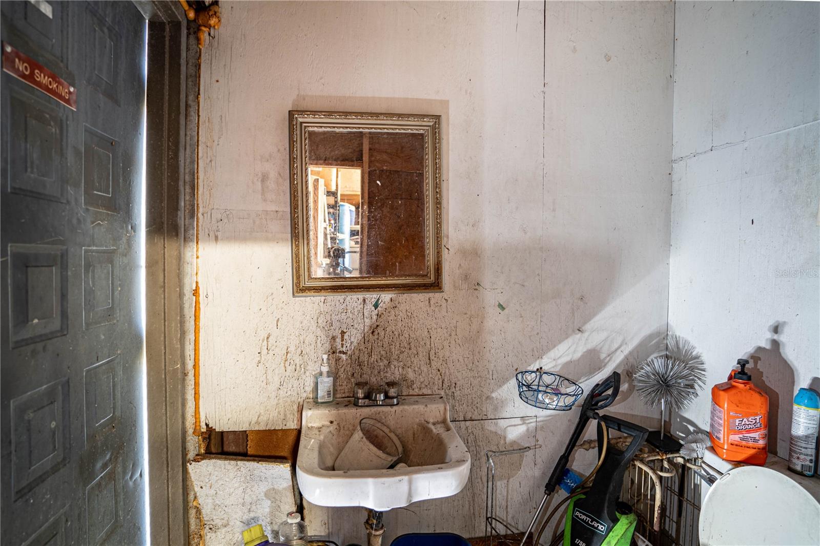 180 DR J A WILTSHIRE AVE E