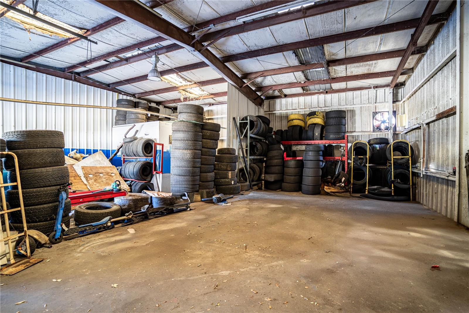 180 DR J A WILTSHIRE AVE E