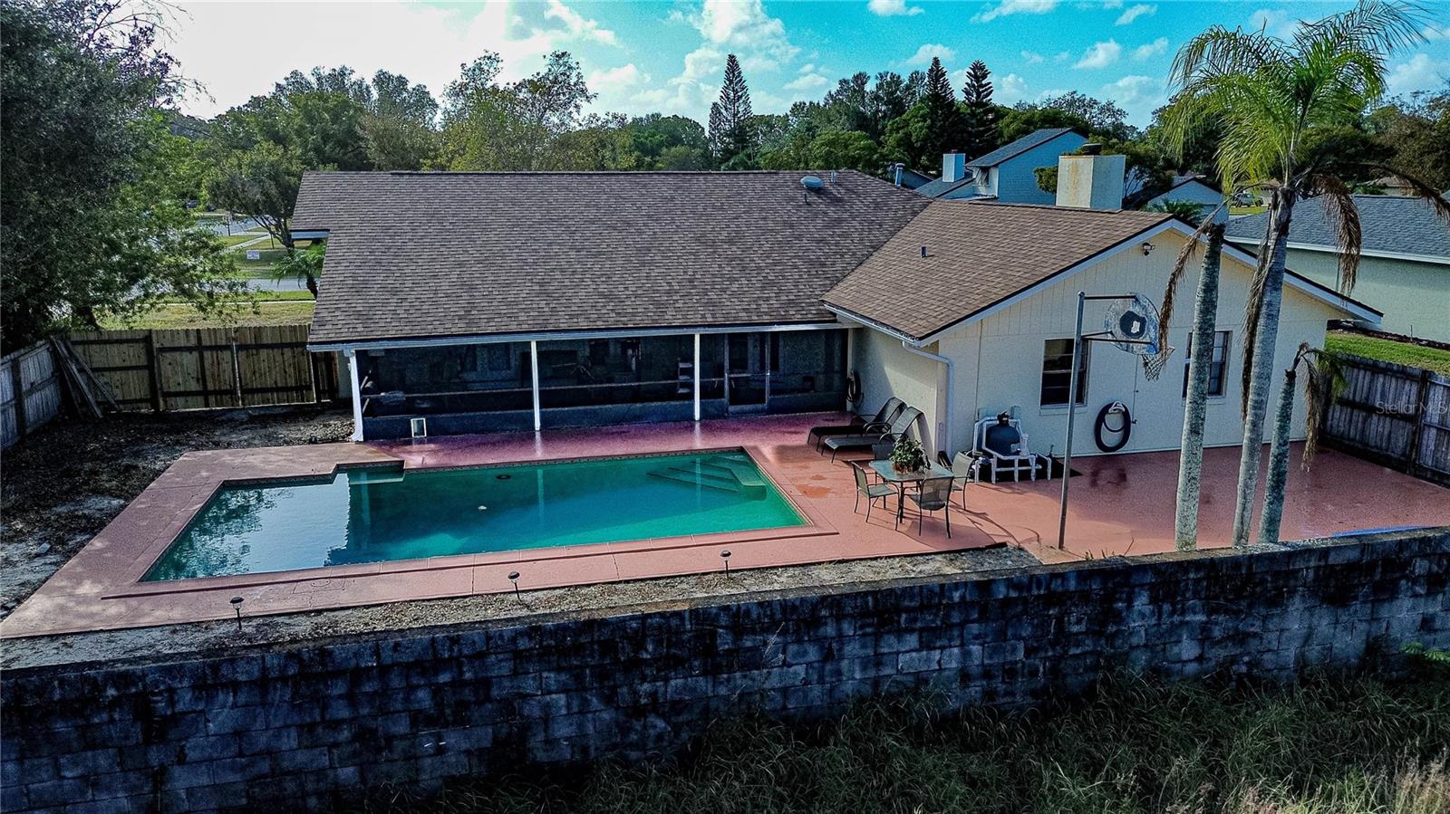 218 COLLEGE GROVE CIR NE