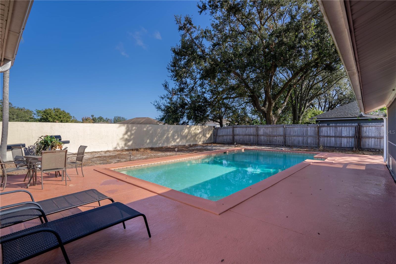 218 COLLEGE GROVE CIR NE