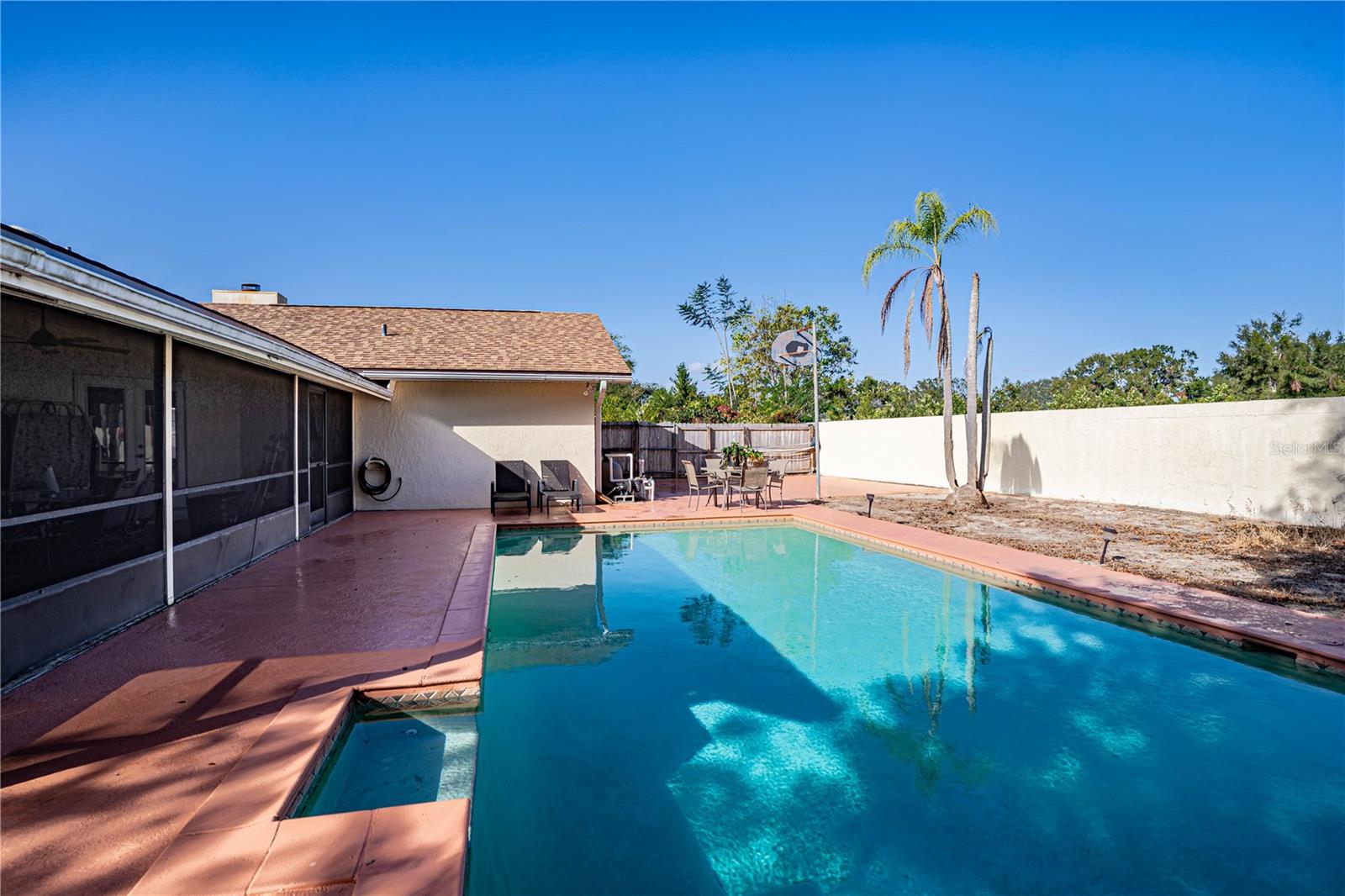 218 COLLEGE GROVE CIR NE