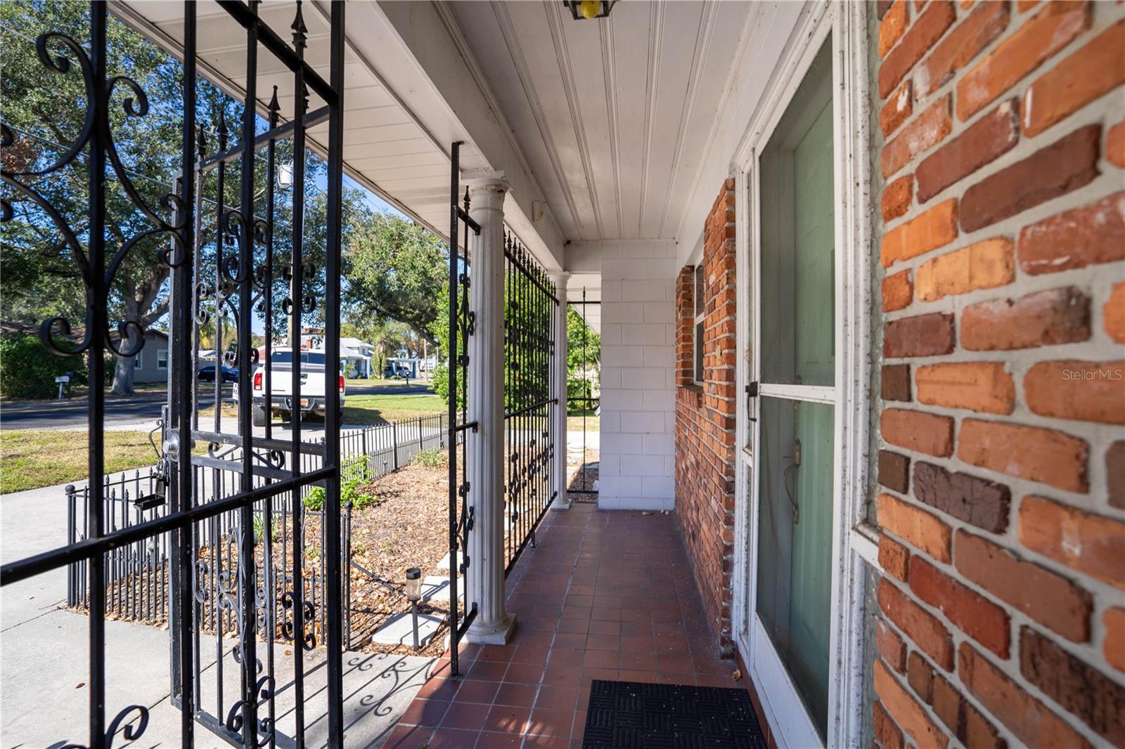 202 LAKE HOWARD DR NW