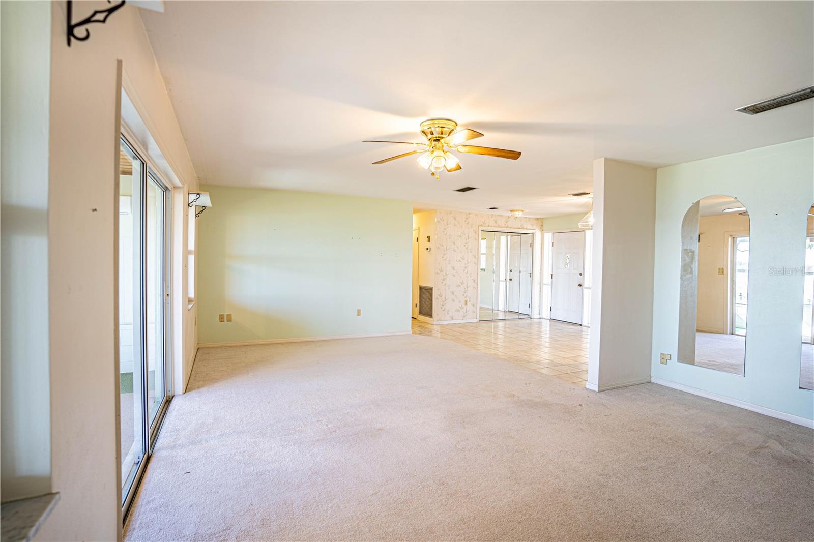 202 LAKE HOWARD DR NW