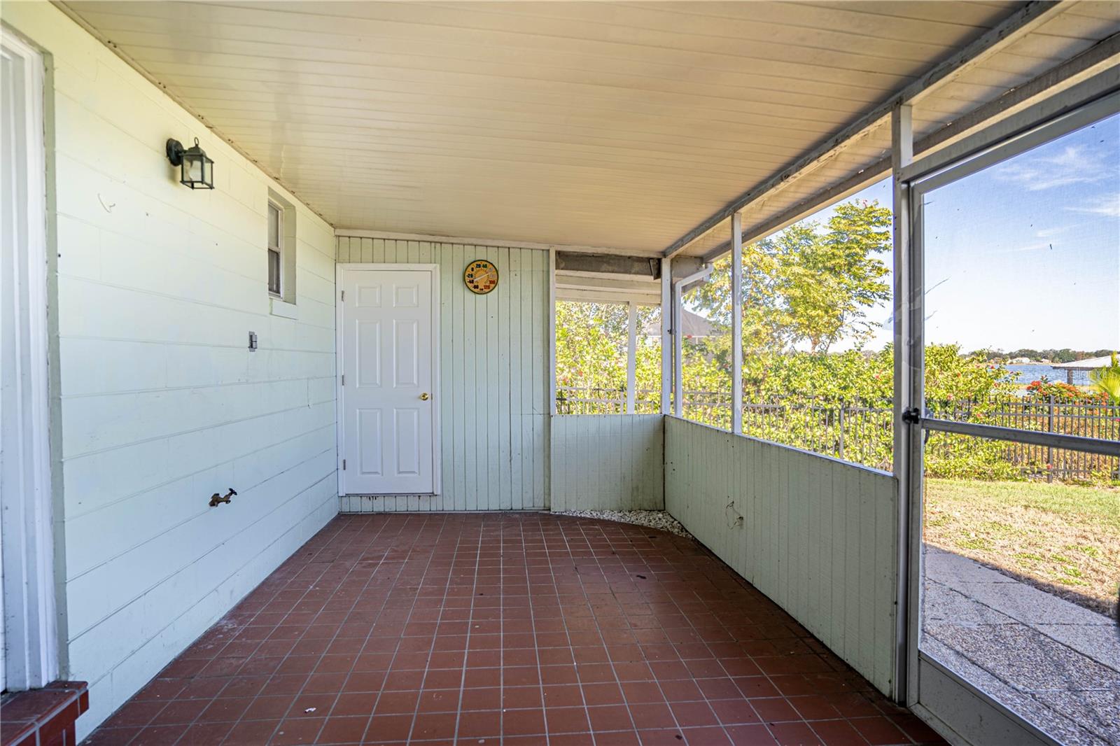 202 LAKE HOWARD DR NW