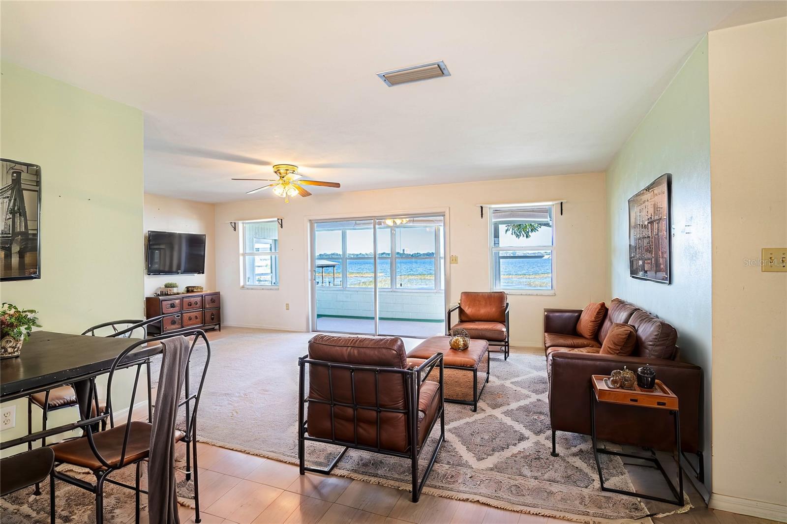 202 LAKE HOWARD DR NW