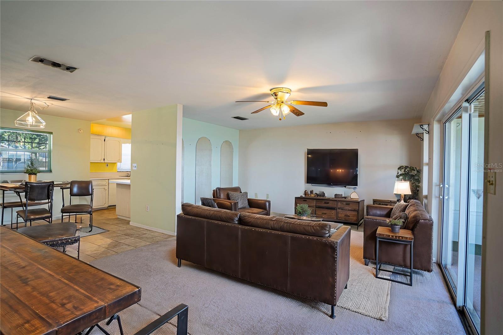 202 LAKE HOWARD DR NW