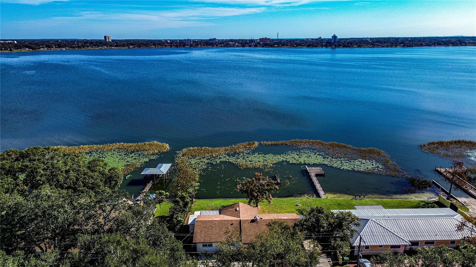 202 LAKE HOWARD DR NW