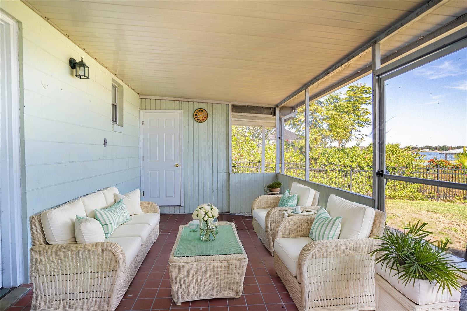 202 LAKE HOWARD DR NW