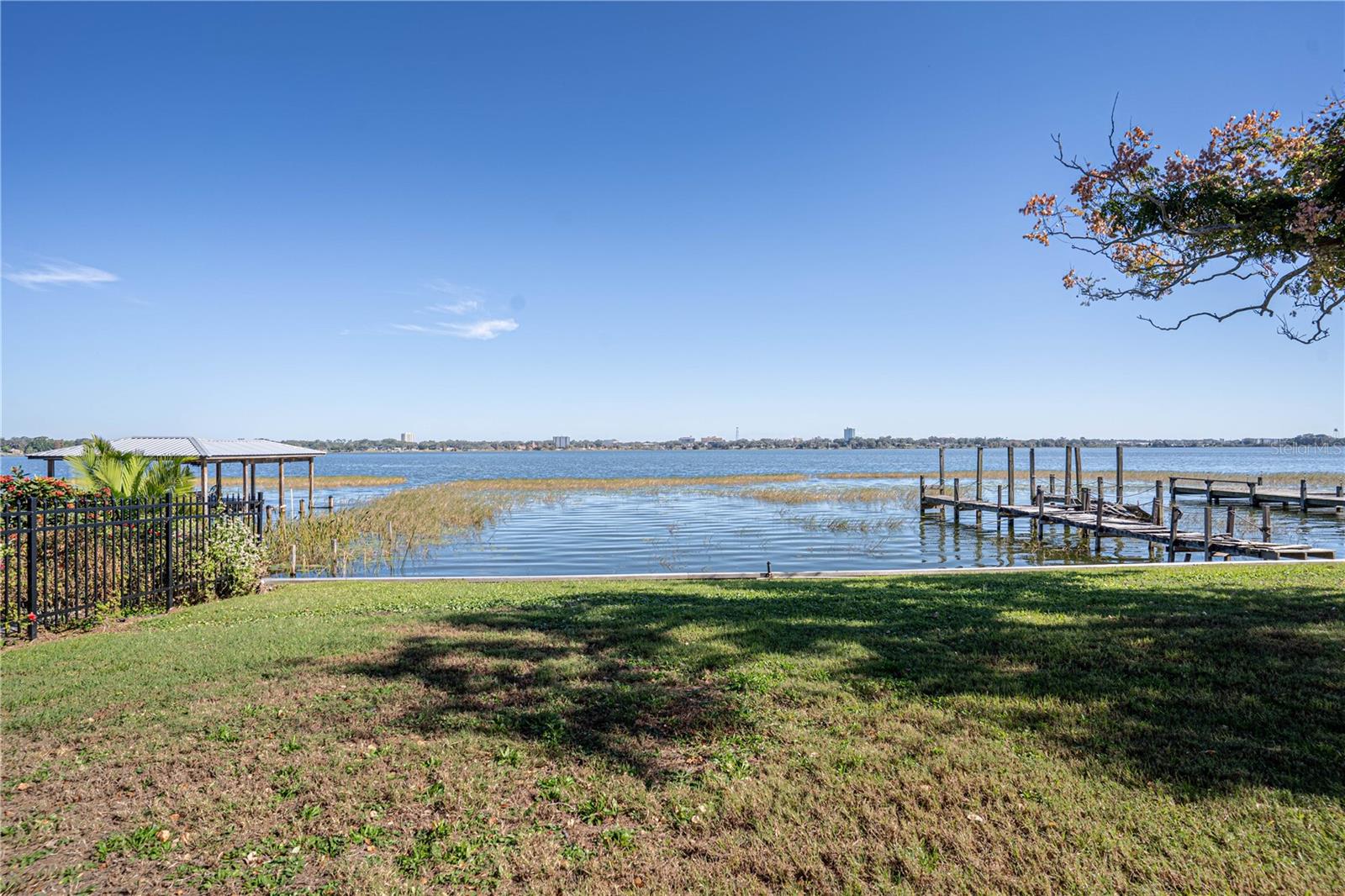 202 LAKE HOWARD DR NW