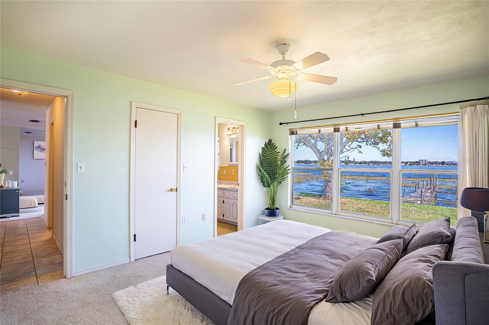 202 LAKE HOWARD DR NW