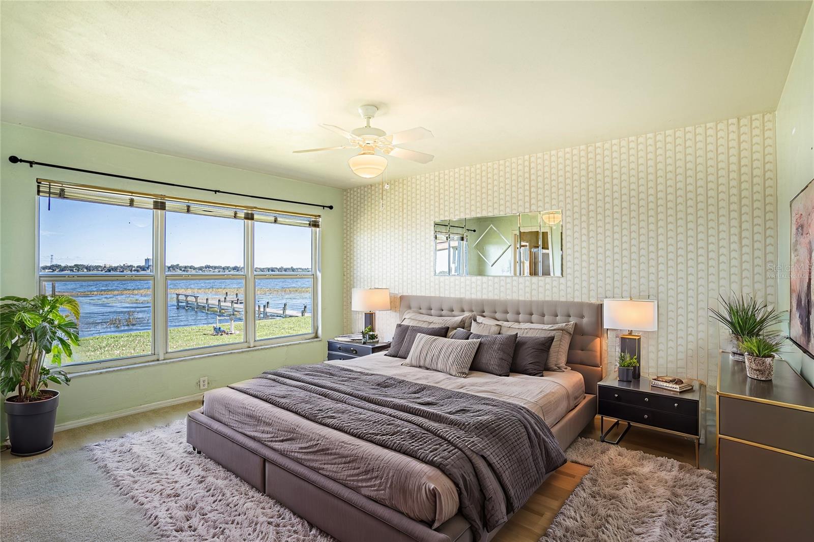 202 LAKE HOWARD DR NW